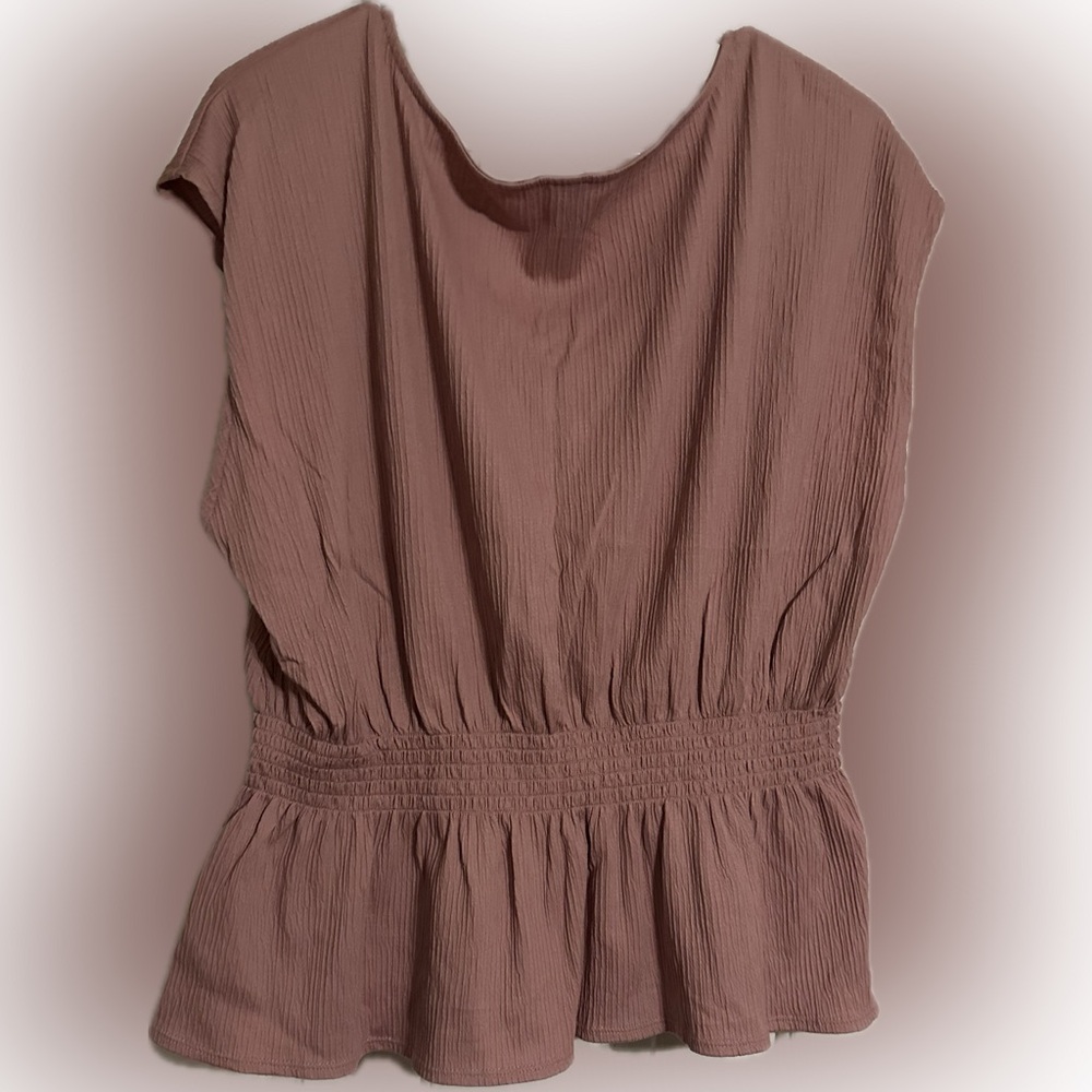Old Navy Pink Smocked Sleeveless Blouse with Relaxed Fit -Size XL, Like New - Picture 2 of 4